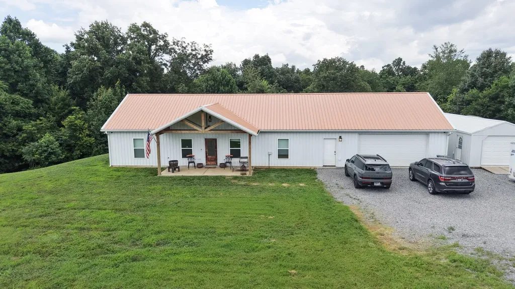 4423 Highland Road Lafayette TN 37083