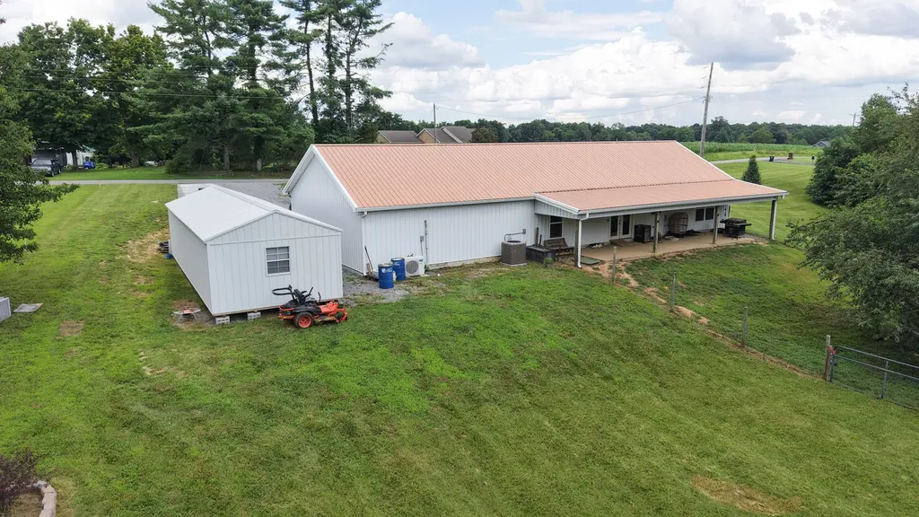 4423 Highland Road Lafayette TN 37083