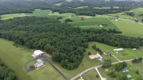 4423 Highland Road Lafayette TN 37083