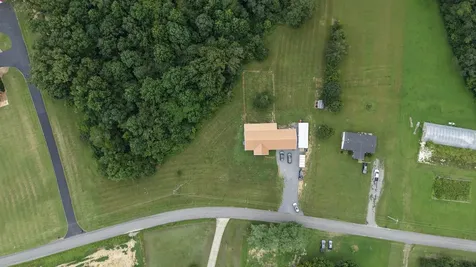 4423 Highland Road Lafayette TN 37083