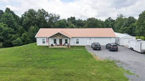 4423 Highland Road Lafayette TN 37083