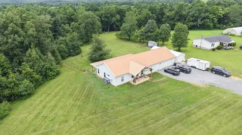 4423 Highland Road Lafayette TN 37083