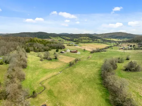 2063 Kennedy Creek Road Auburntown TN 37016