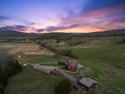 2063 Kennedy Creek Road Auburntown TN 37016