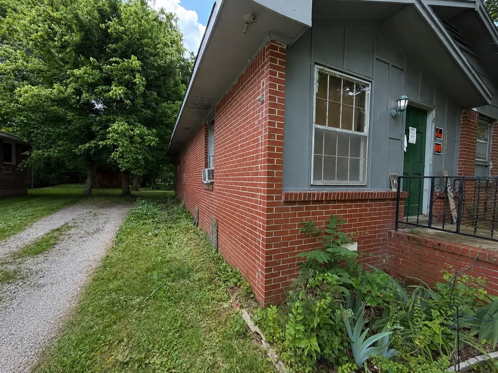 1108 E Moore Street Tullahoma TN 37388