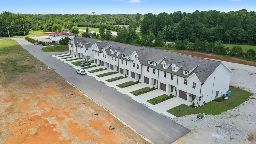 336 Legends Circle Baxter TN 38544