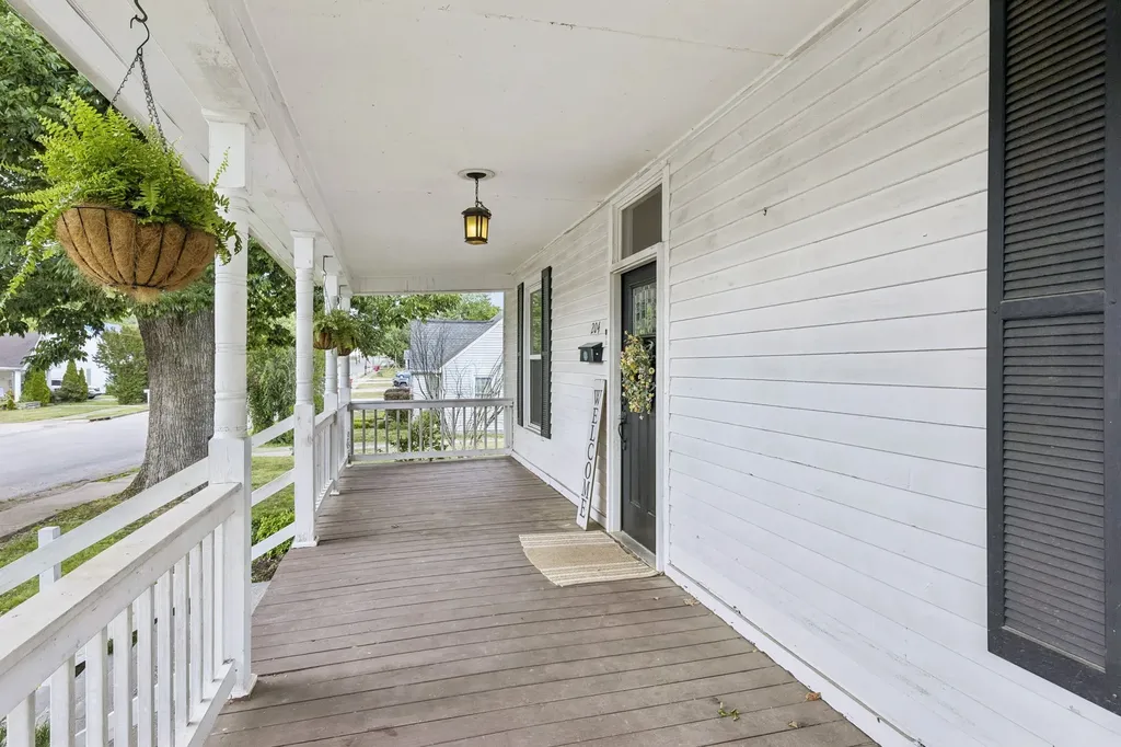 204 Jefferson Ave, E Carthage TN 37030