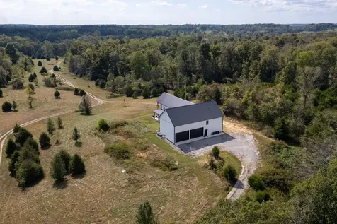 4467 Old Highway 52, E Westmoreland TN 37186
