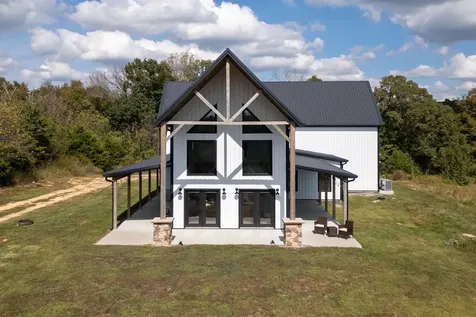 4467 Old Highway 52, E Westmoreland TN 37186
