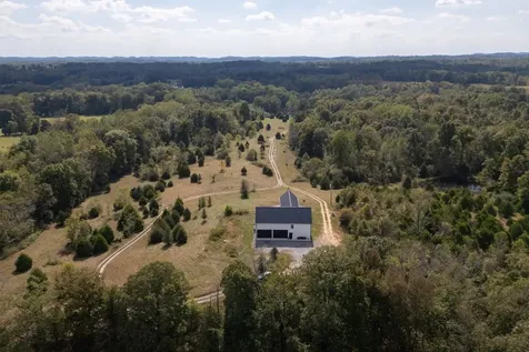 4467 Old Highway 52, E Westmoreland TN 37186