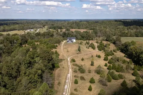 4467 Old Highway 52, E Westmoreland TN 37186