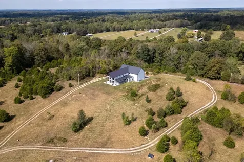 4467 Old Highway 52, E Westmoreland TN 37186