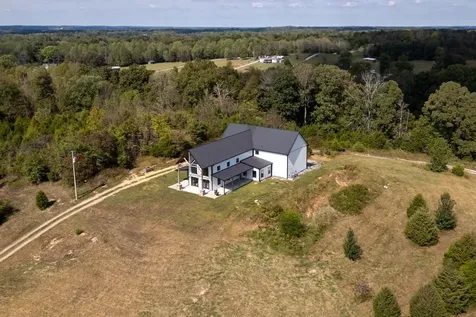 4467 Old Highway 52, E Westmoreland TN 37186
