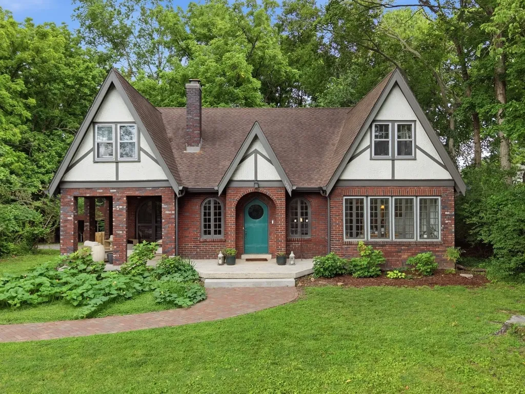 1203 Mcgavock Pike Nashville TN 37216