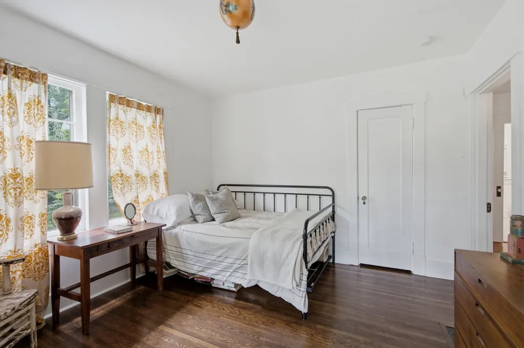 1203 Mcgavock Pike Nashville TN 37216