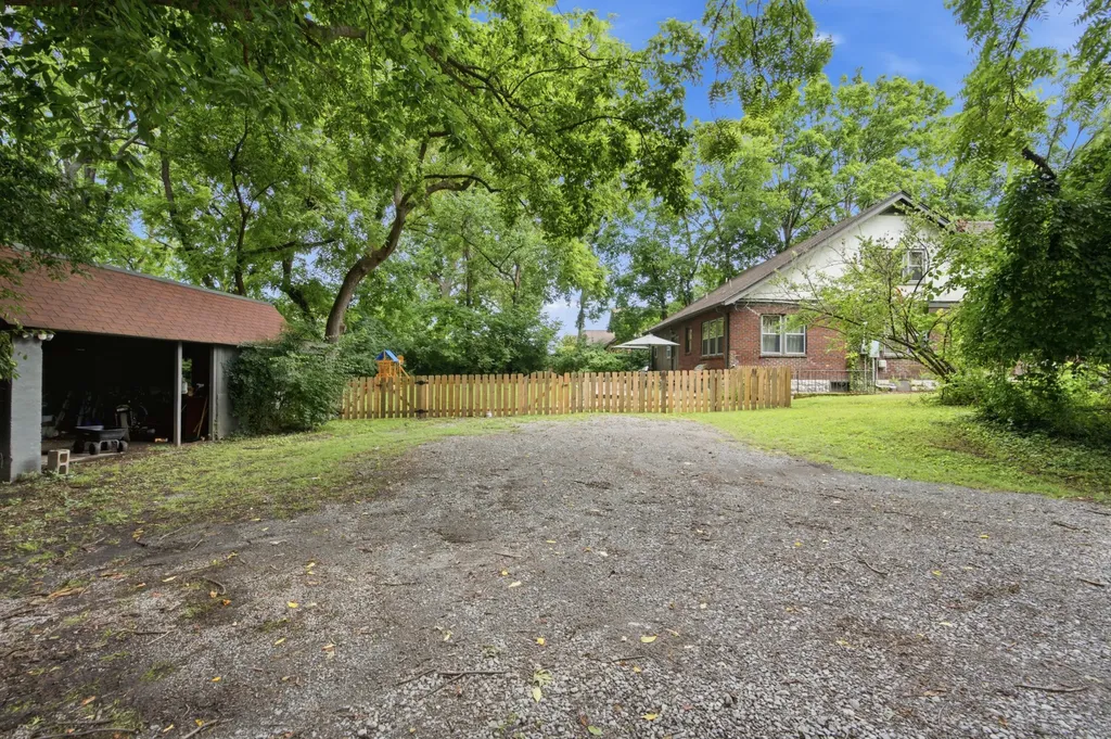 1203 Mcgavock Pike Nashville TN 37216