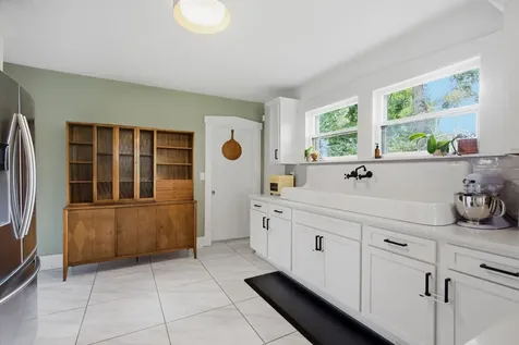 1203 Mcgavock Pike Nashville TN 37216