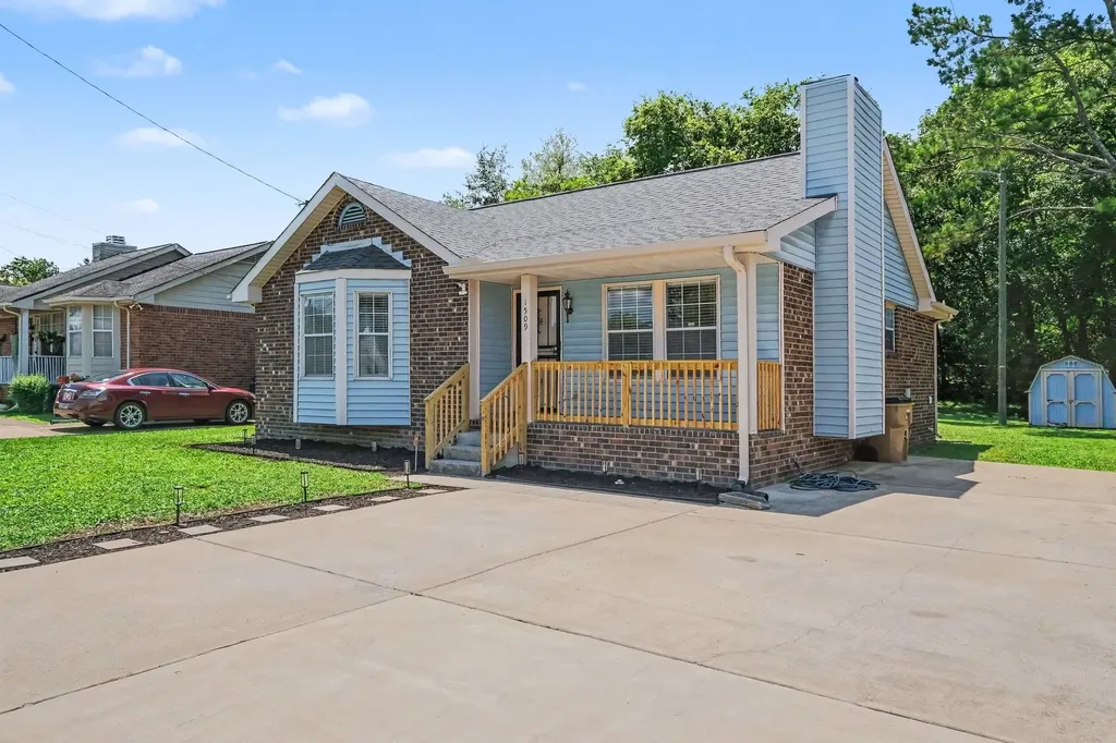 1509 Heritage View Boulevard Madison TN 37115