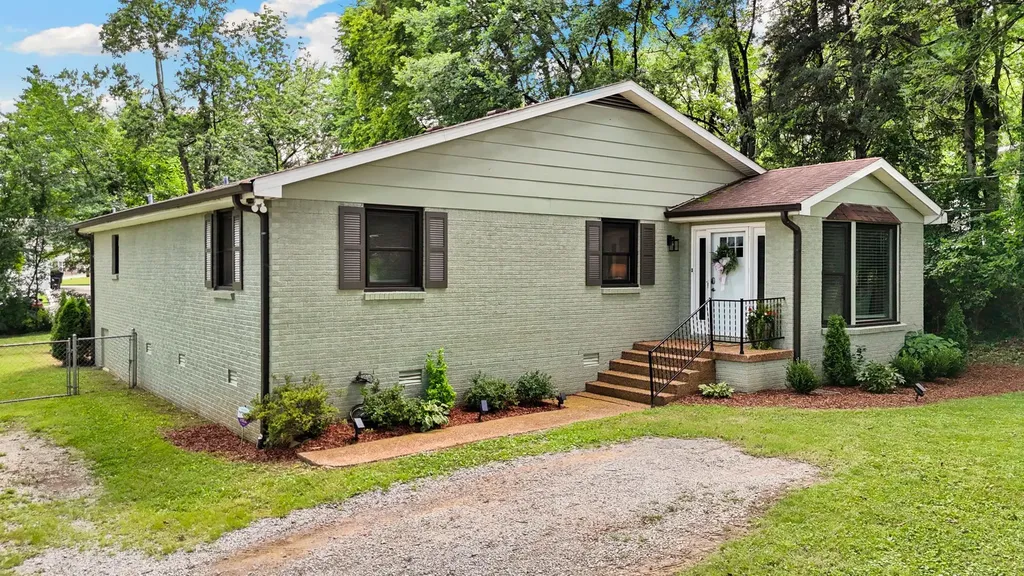 2879 Lyncrest Drive Nashville TN 37214