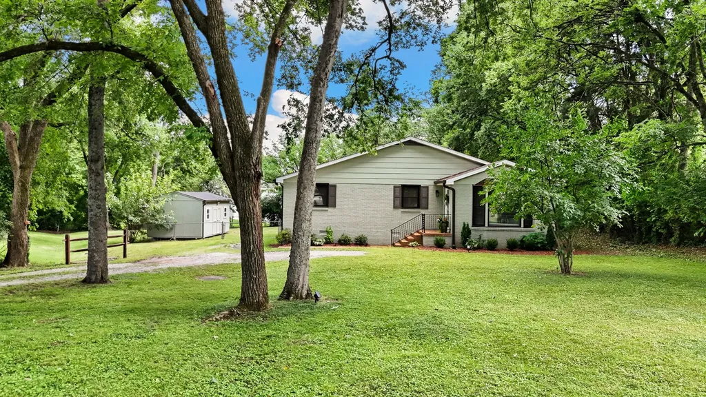2879 Lyncrest Drive Nashville TN 37214