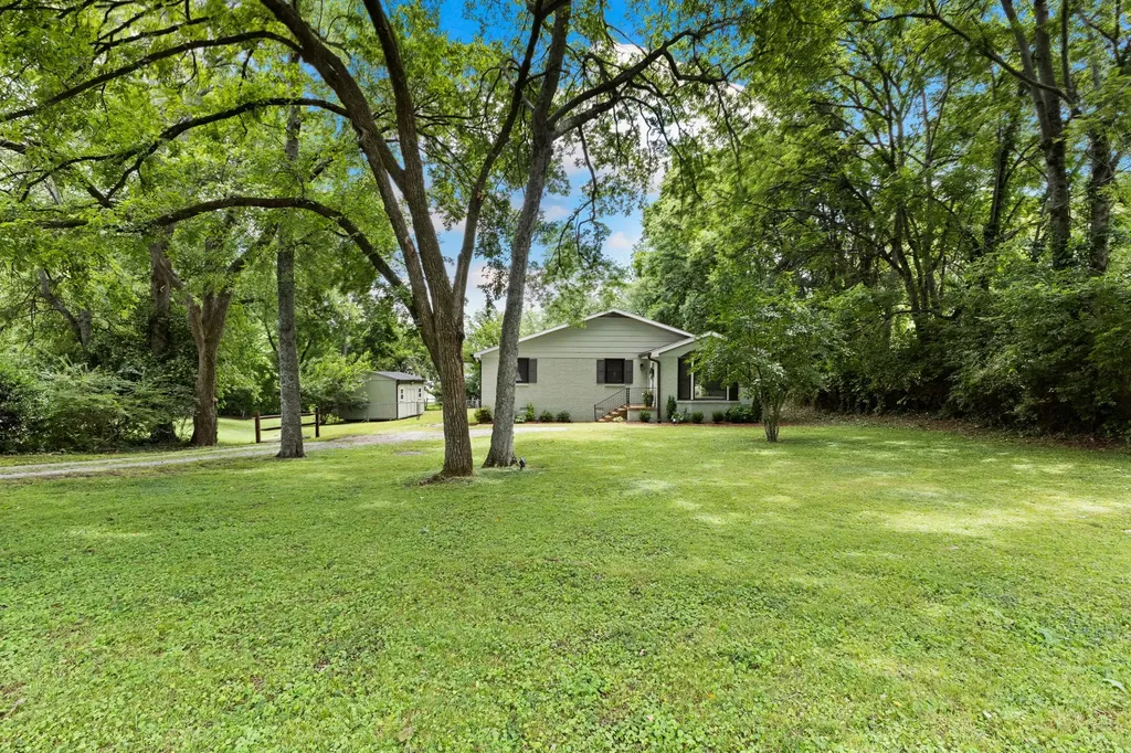 2879 Lyncrest Drive Nashville TN 37214