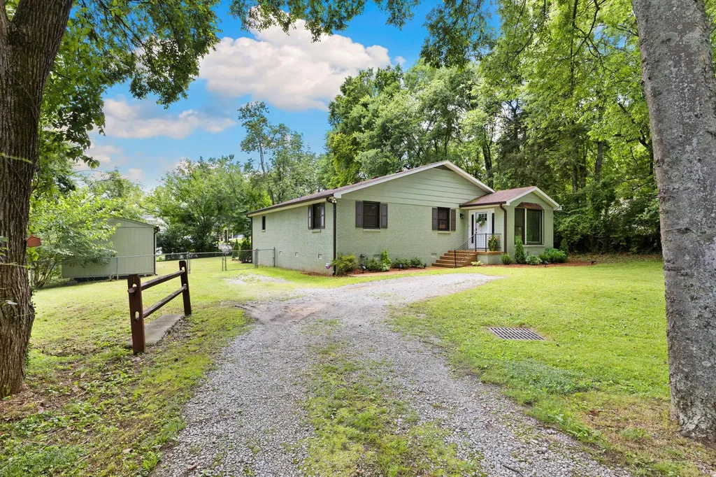 2879 Lyncrest Drive Nashville TN 37214
