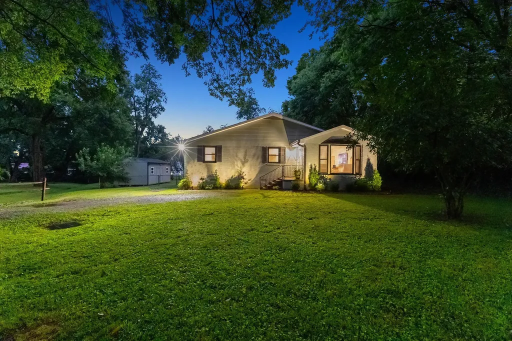2879 Lyncrest Drive Nashville TN 37214