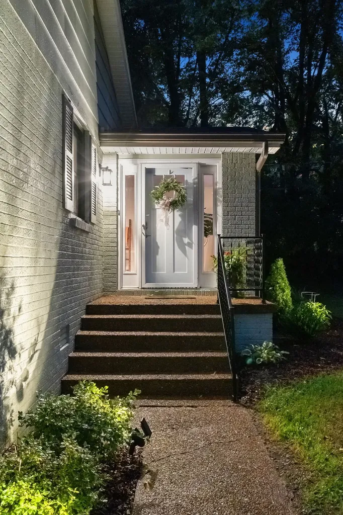 2879 Lyncrest Drive Nashville TN 37214