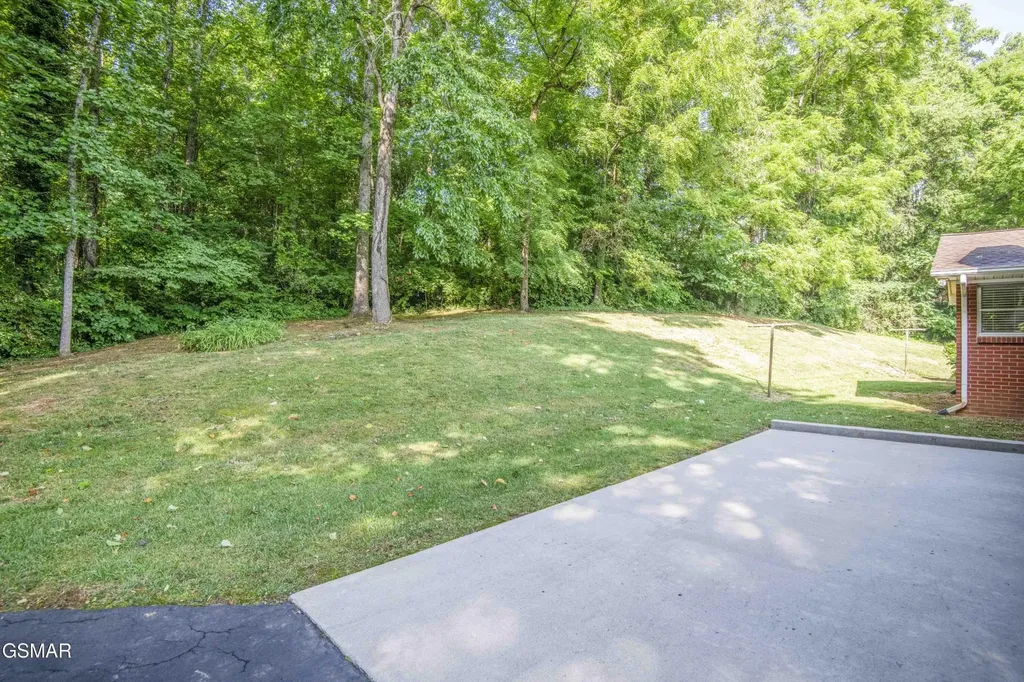 437 Bridge View Lane Knoxville TN 37914