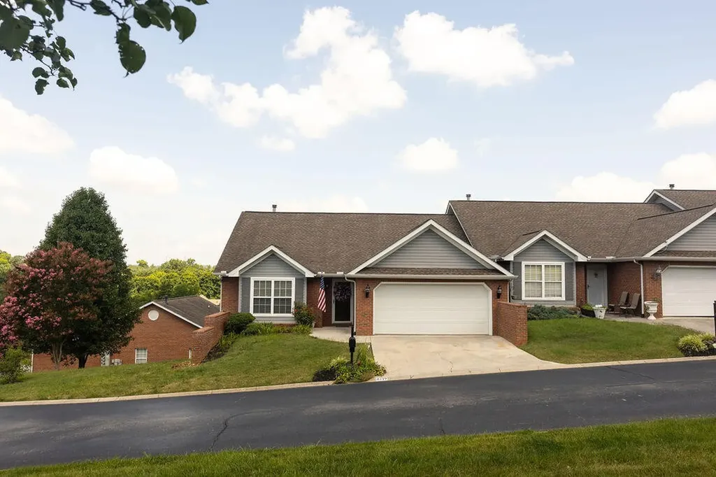 8719 Carriage House Way Knoxville TN 37923