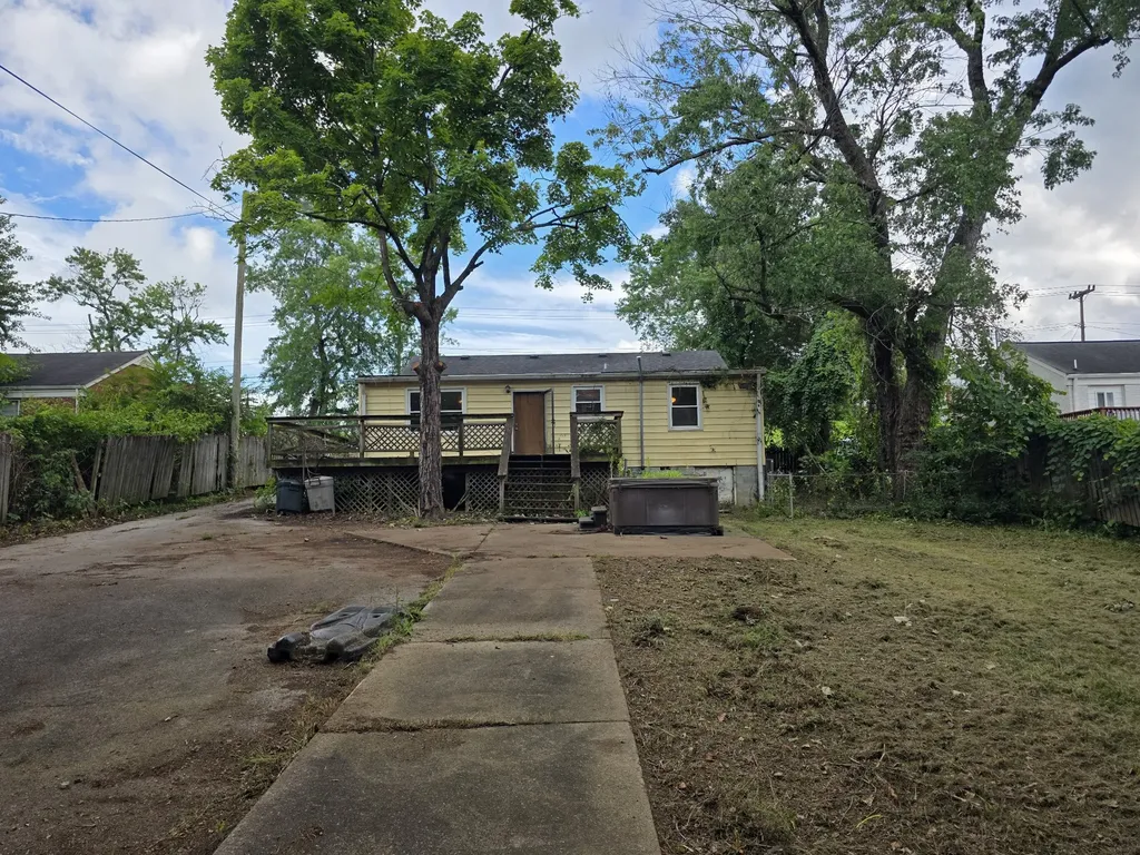 2122 Elm Hill Pike Nashville TN 37210