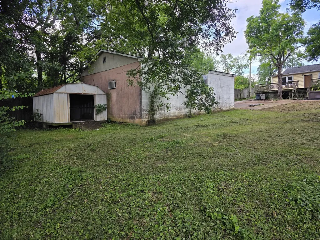 2122 Elm Hill Pike Nashville TN 37210
