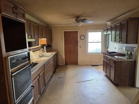 2122 Elm Hill Pike Nashville TN 37210