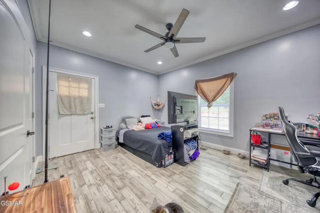 1014 Valley Home Road Dandridge TN 37725