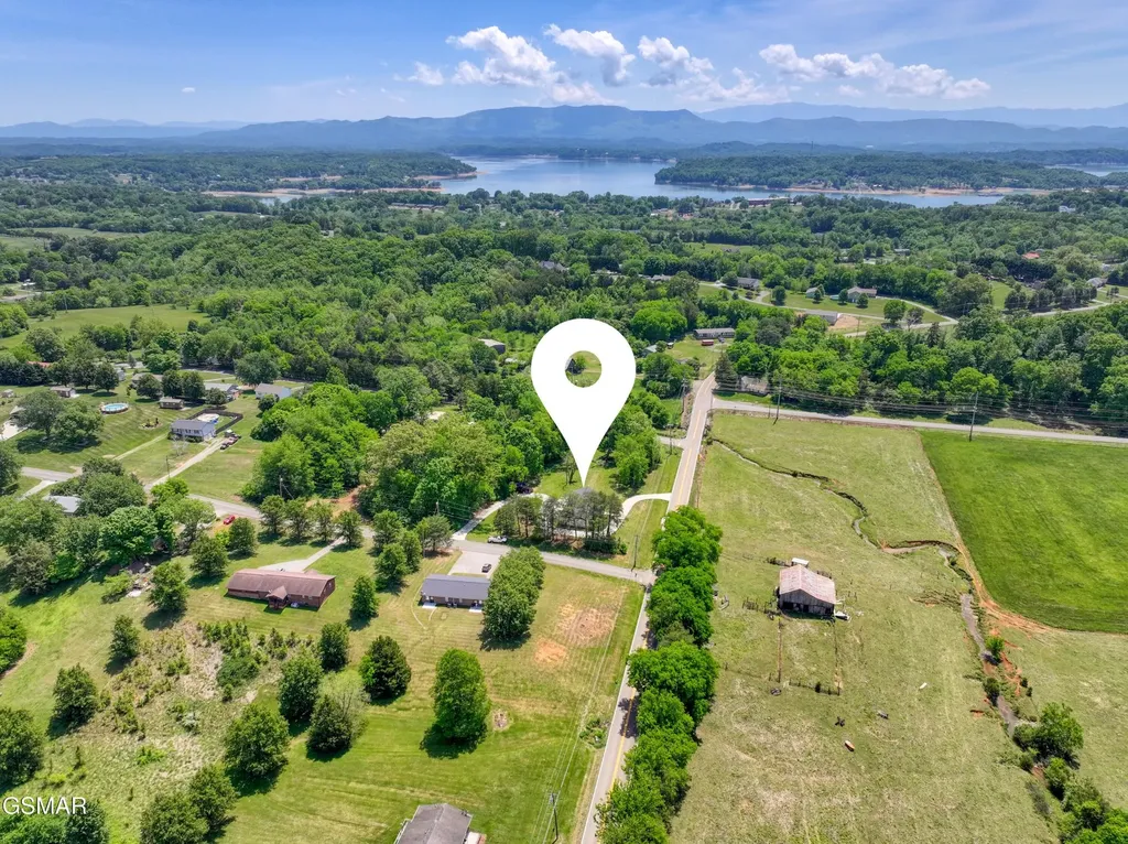 1014 Valley Home Road Dandridge TN 37725