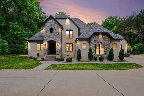 1850 Puryears Bend Road Hartsville TN 37074