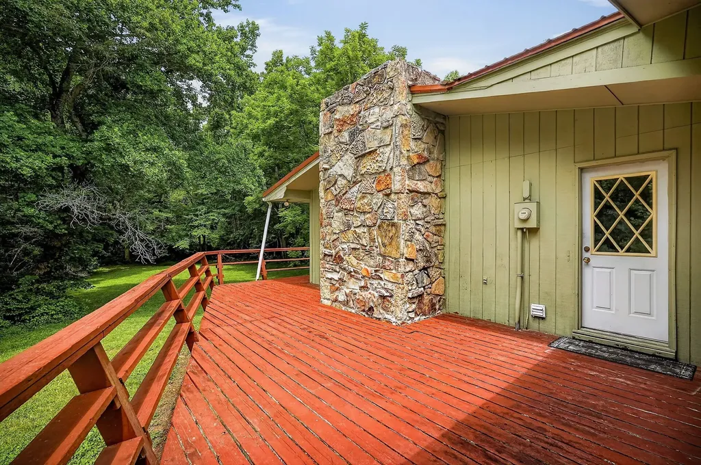 9249 Monterey Highway Sparta TN 38583