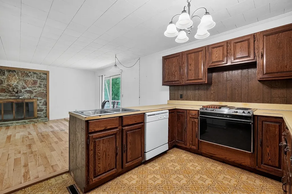 9249 Monterey Highway Sparta TN 38583