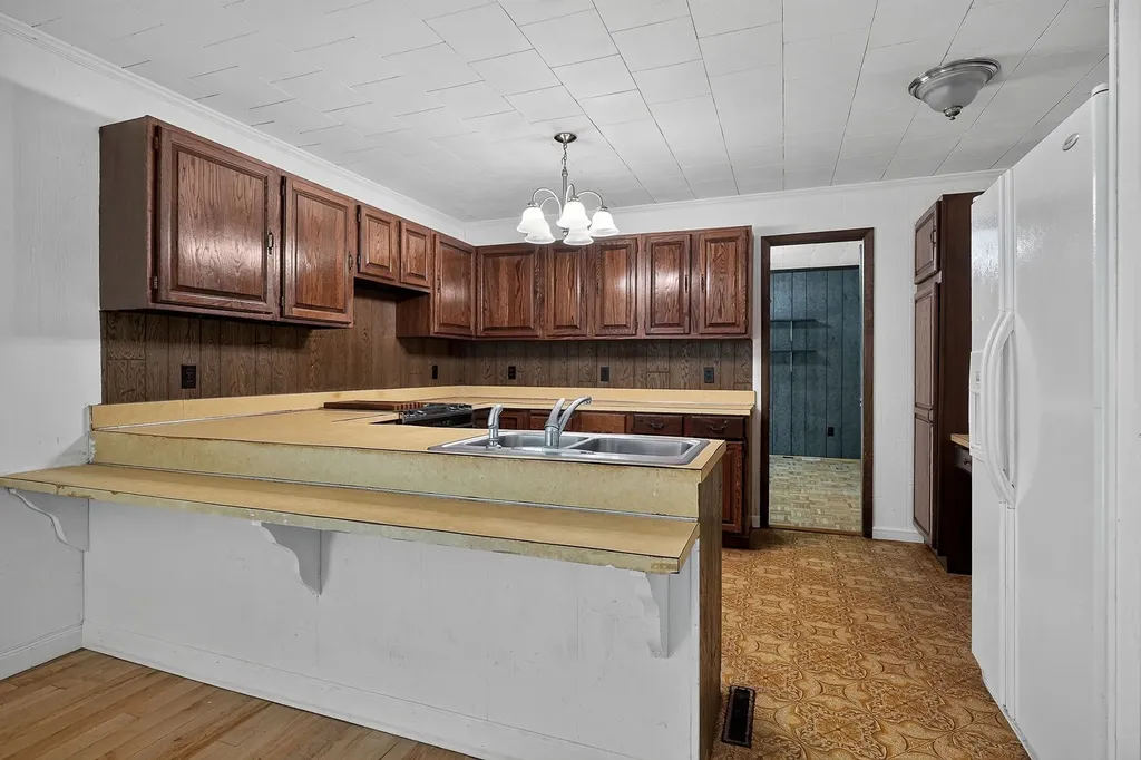 9249 Monterey Highway Sparta TN 38583