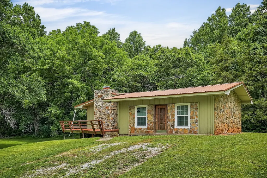 9249 Monterey Highway Sparta TN 38583