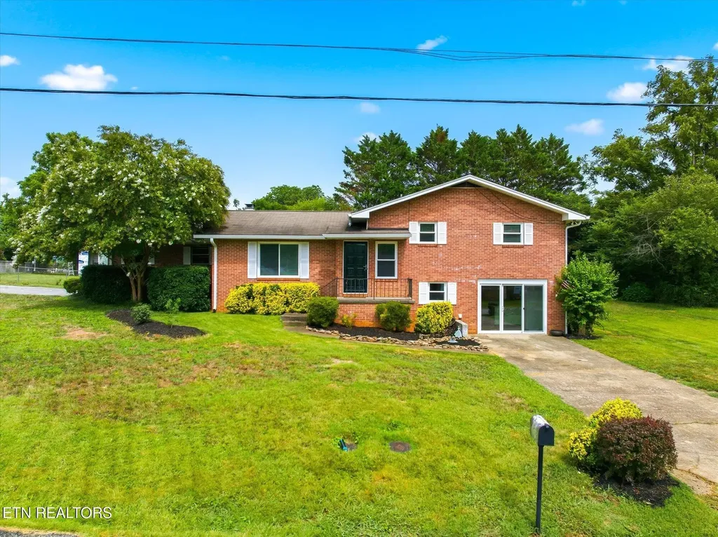 303 Scott Street Athens TN 37303