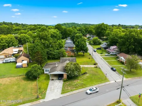 303 Scott Street Athens TN 37303