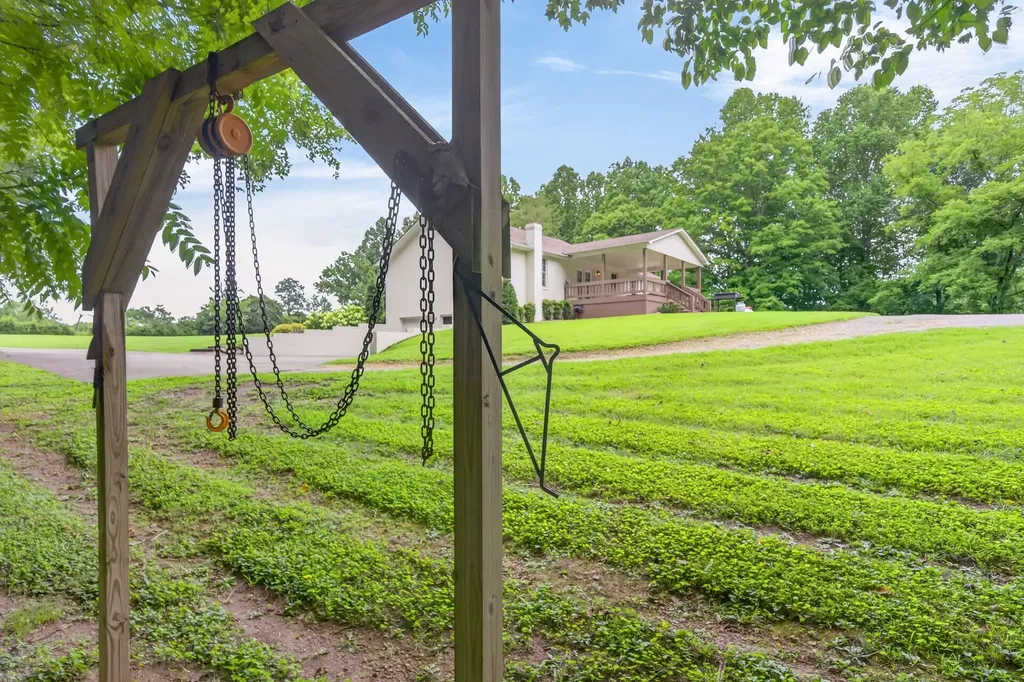 173 Cubb Hollow Road Gainesboro TN 38562