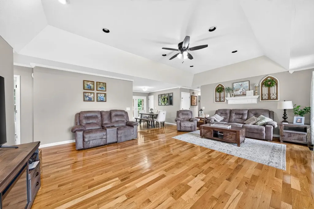 173 Cubb Hollow Road Gainesboro TN 38562