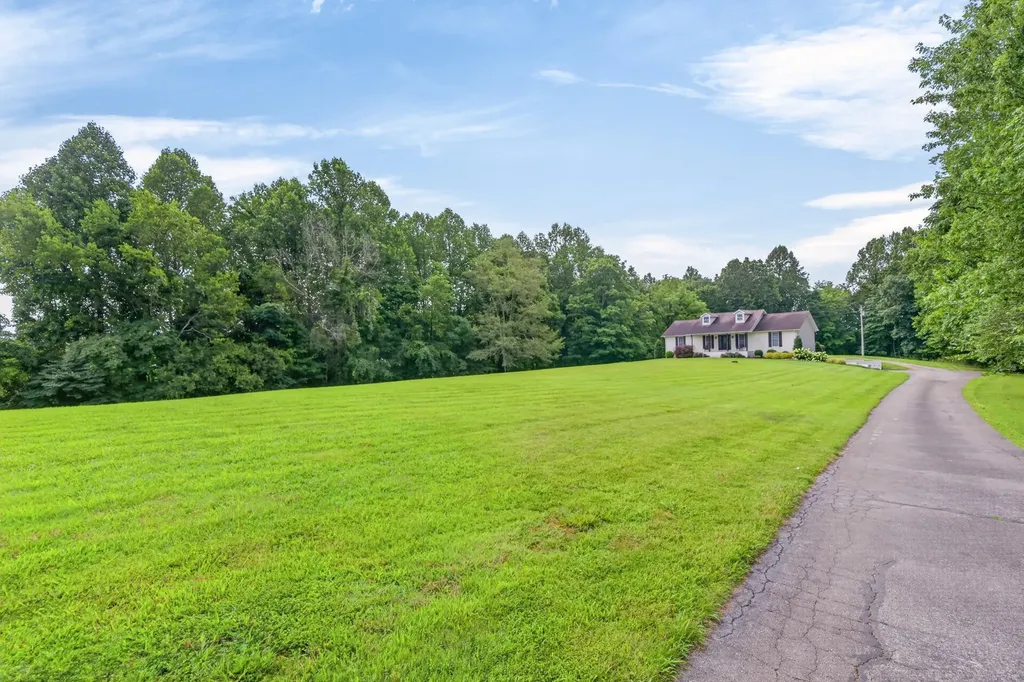 173 Cubb Hollow Road Gainesboro TN 38562