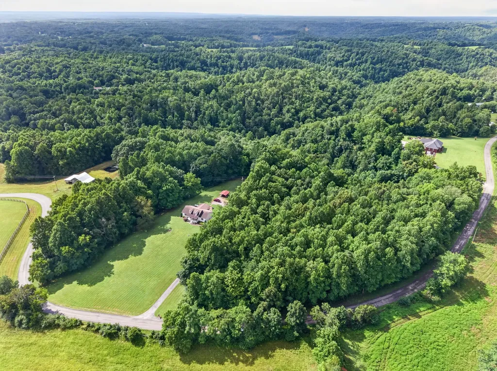 173 Cubb Hollow Road Gainesboro TN 38562