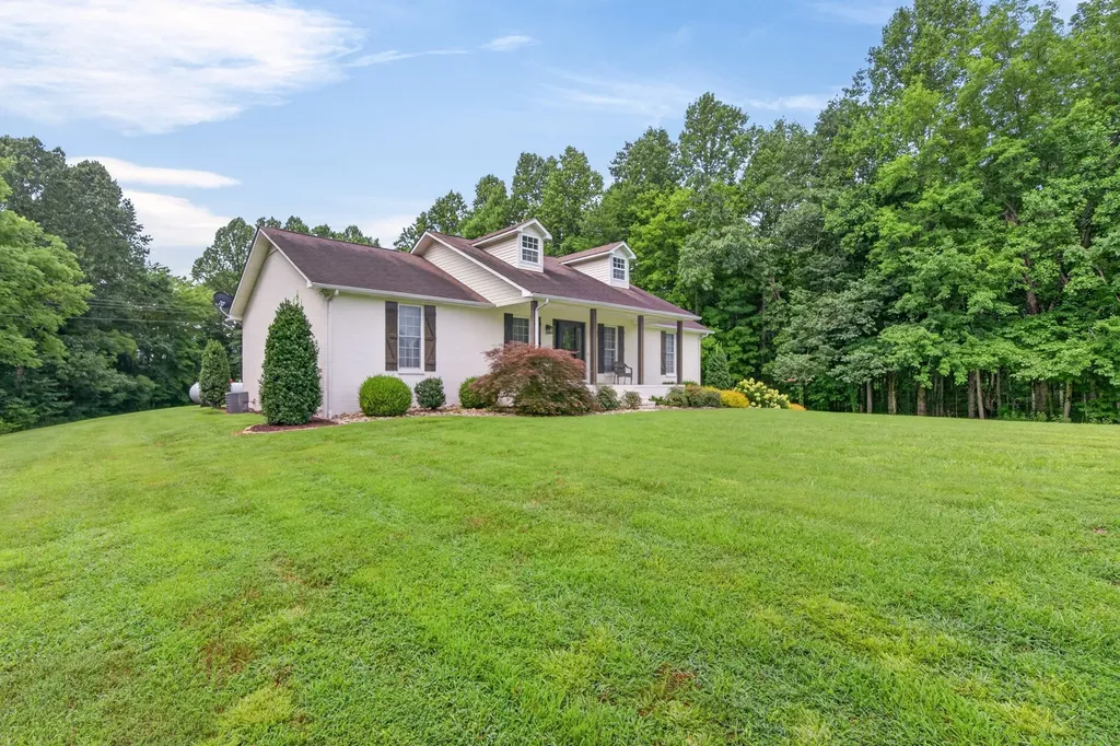 173 Cubb Hollow Road Gainesboro TN 38562