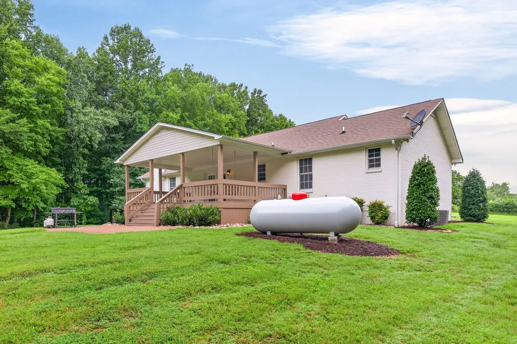 173 Cubb Hollow Road Gainesboro TN 38562