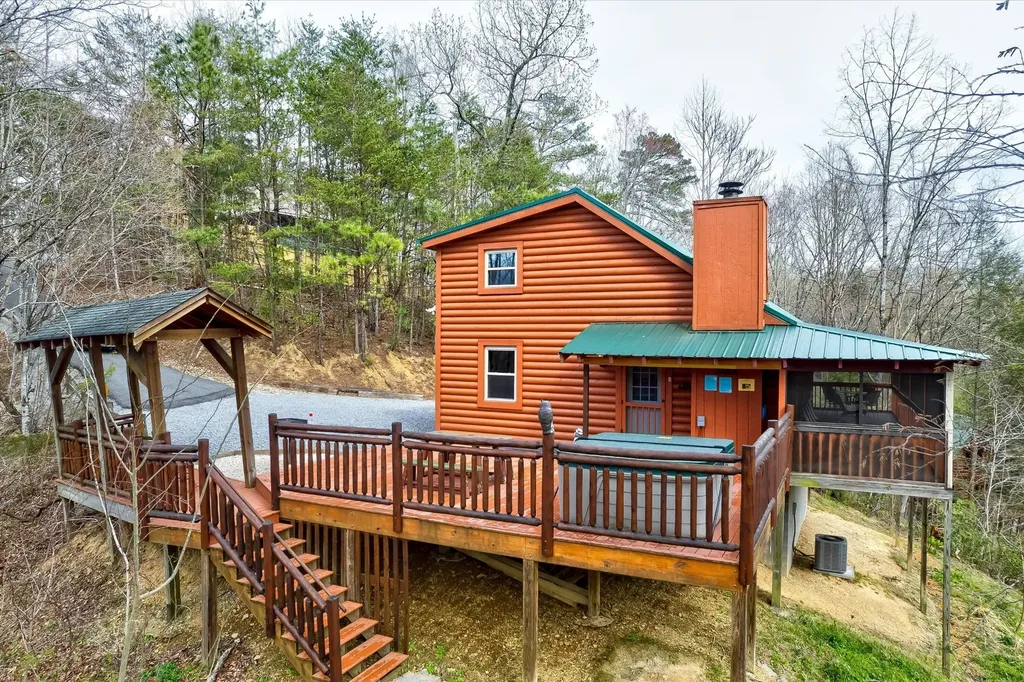 1380 Cupid Way Sevierville TN 37876