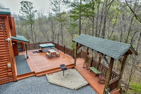 1380 Cupid Way Sevierville TN 37876